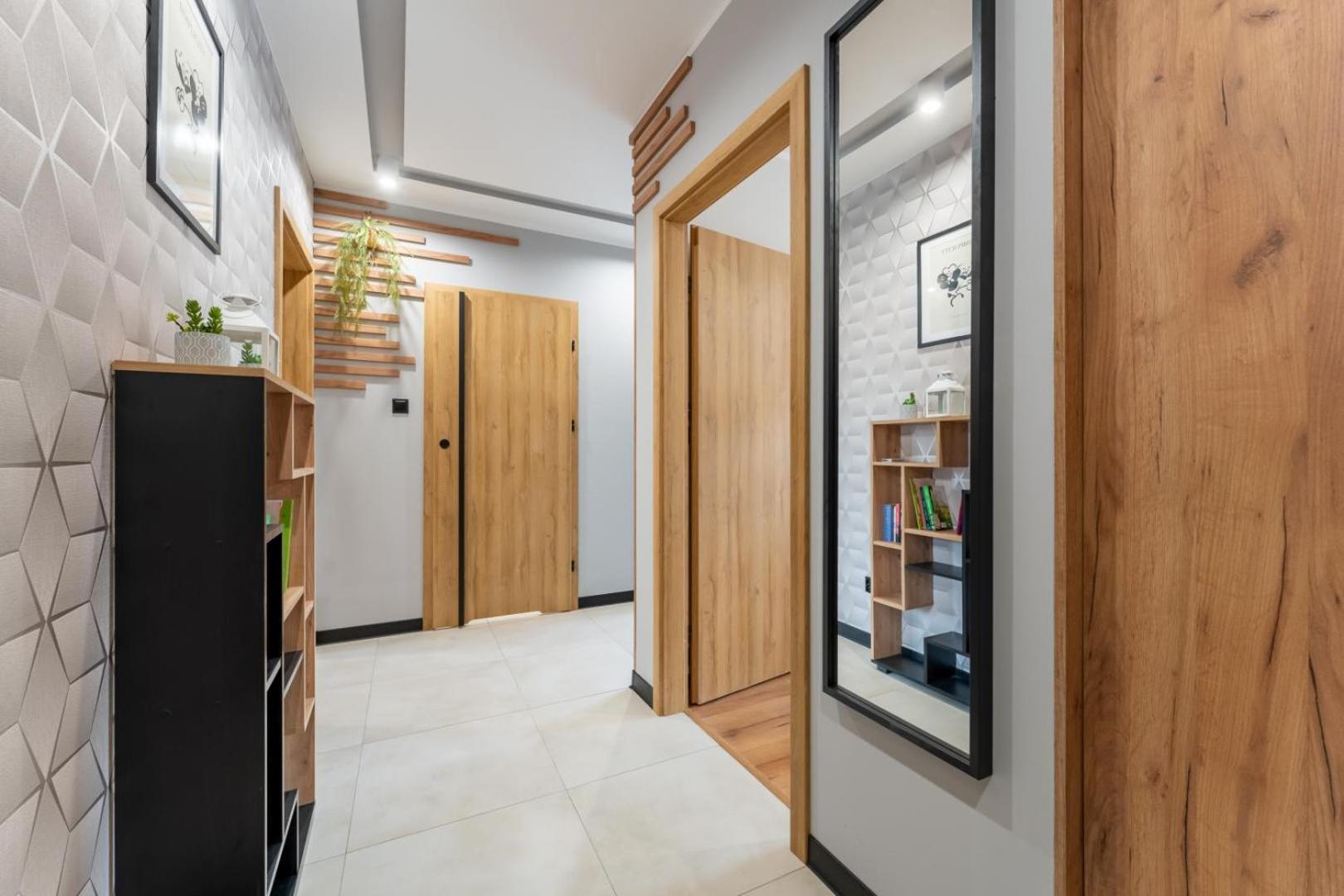 Apartament Przy Baszcie - Z Prywatnym Parkingiem W Centrum - By Spaceapart Jelenia Góra Buitenkant foto